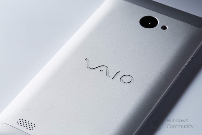 1454587020_vaio_phone_biz_silver_back_naname.0.0.jpg