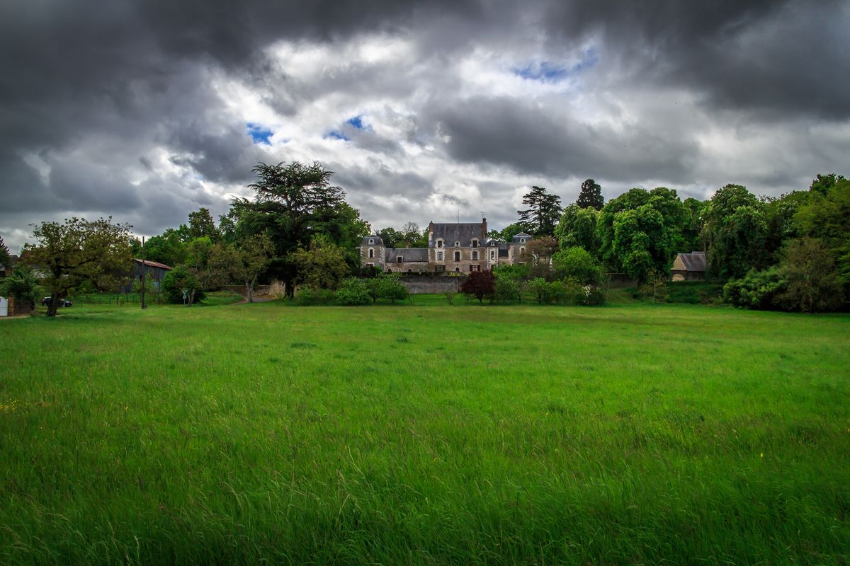 HDR photo Château de la Pigeonnière Chailles France